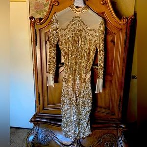 ABSOLUTELY STUNNINGLY GORGEOUS SEXY GOLD SEQUINS
